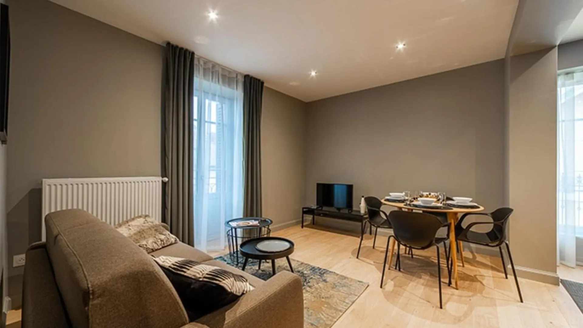 Appart Standing Belval Plein Centre 4 Parking Aix-les-Bains Apartment